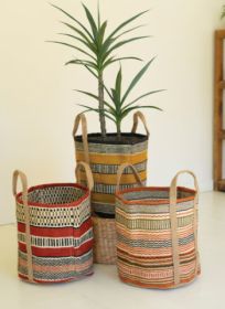 SET OF THREE MULTI-COLORED WOVEN JUTE BASKETS WITH HANDLES SET OF THREE MULTI-COLORED WOVEN JUTE BASKETS WITH HANDLES